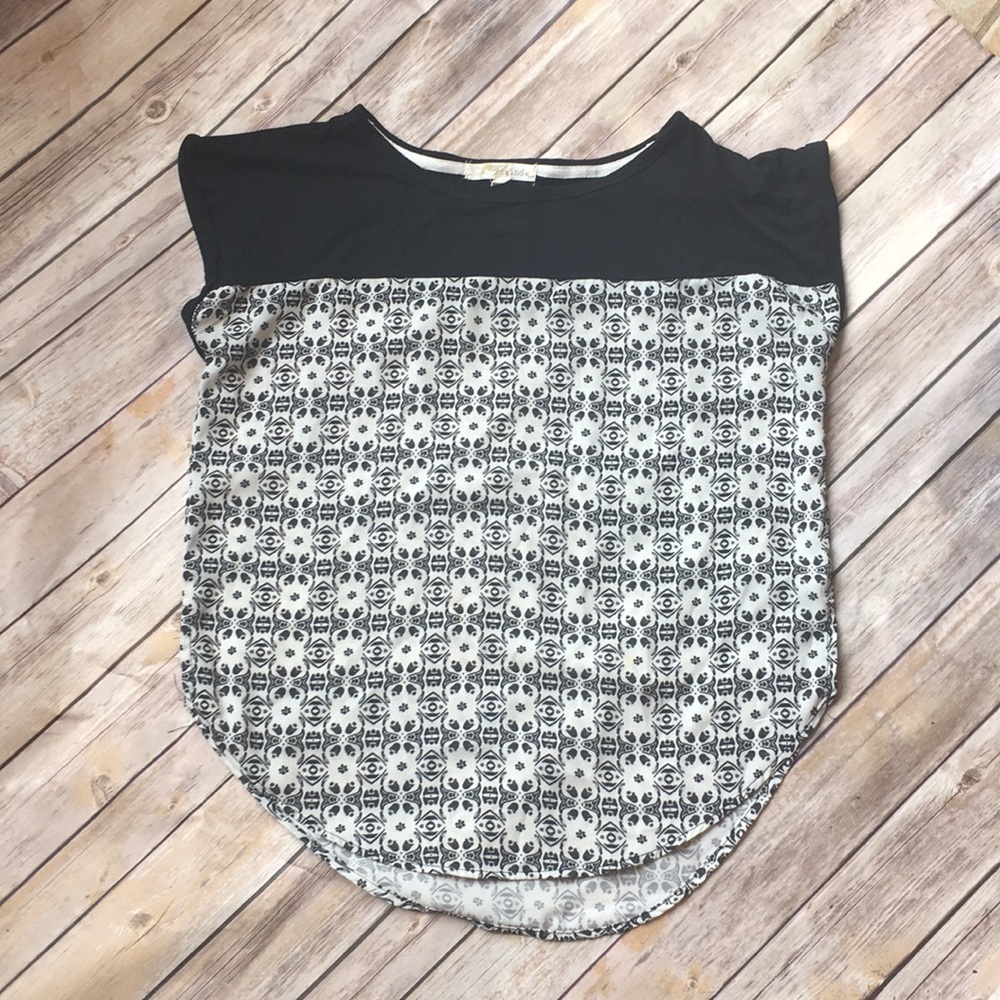 Rewind black and white color block top